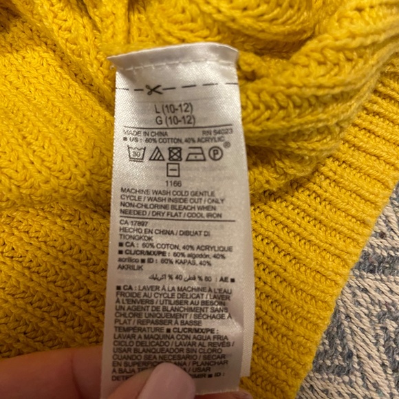 Old Navy Kids Yellow Cable Knit Mock Neck Sweater – Size 10/12 - Picture 4 of 4
